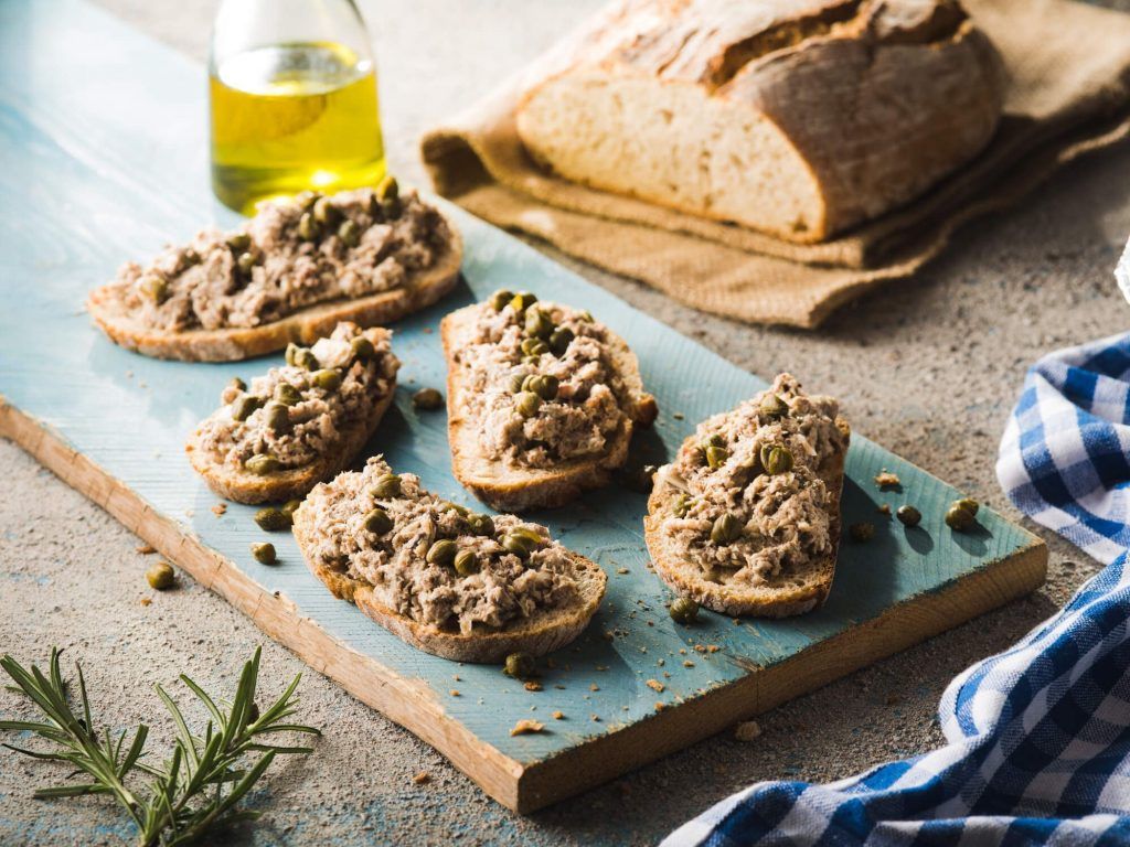 Sardinen auf geröstetem Brot - Delamaris